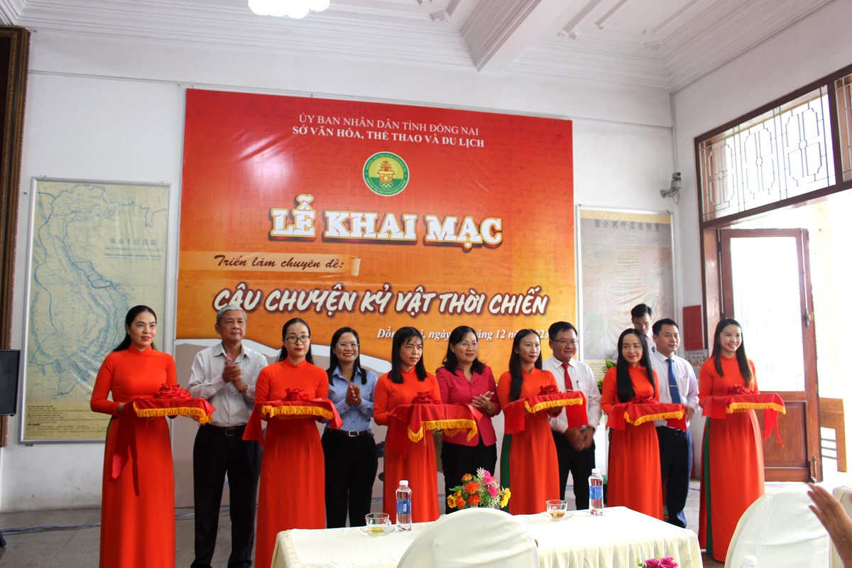 Khai mạc Kỷ vật thời chiến